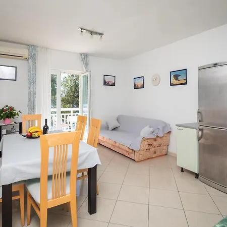 Aqua Vista Apartment *